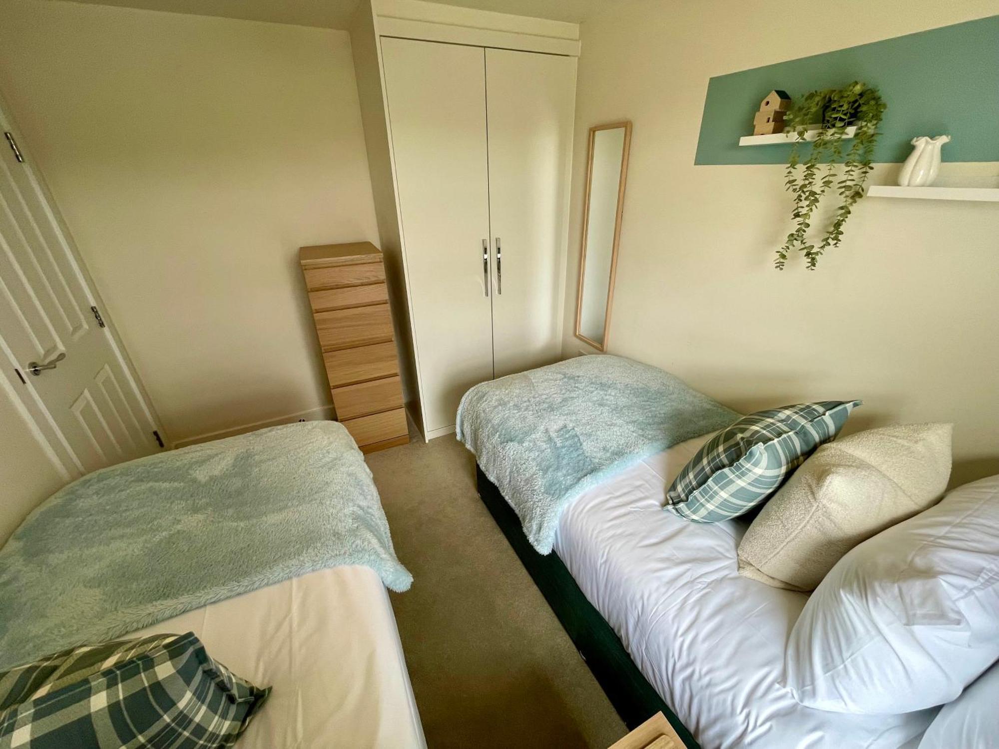 3-Bedroom Luxury Stay With Free Parking Market Harborough Exterior photo