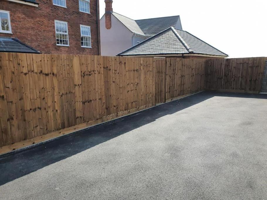 3-Bedroom Luxury Stay With Free Parking Market Harborough Exterior photo