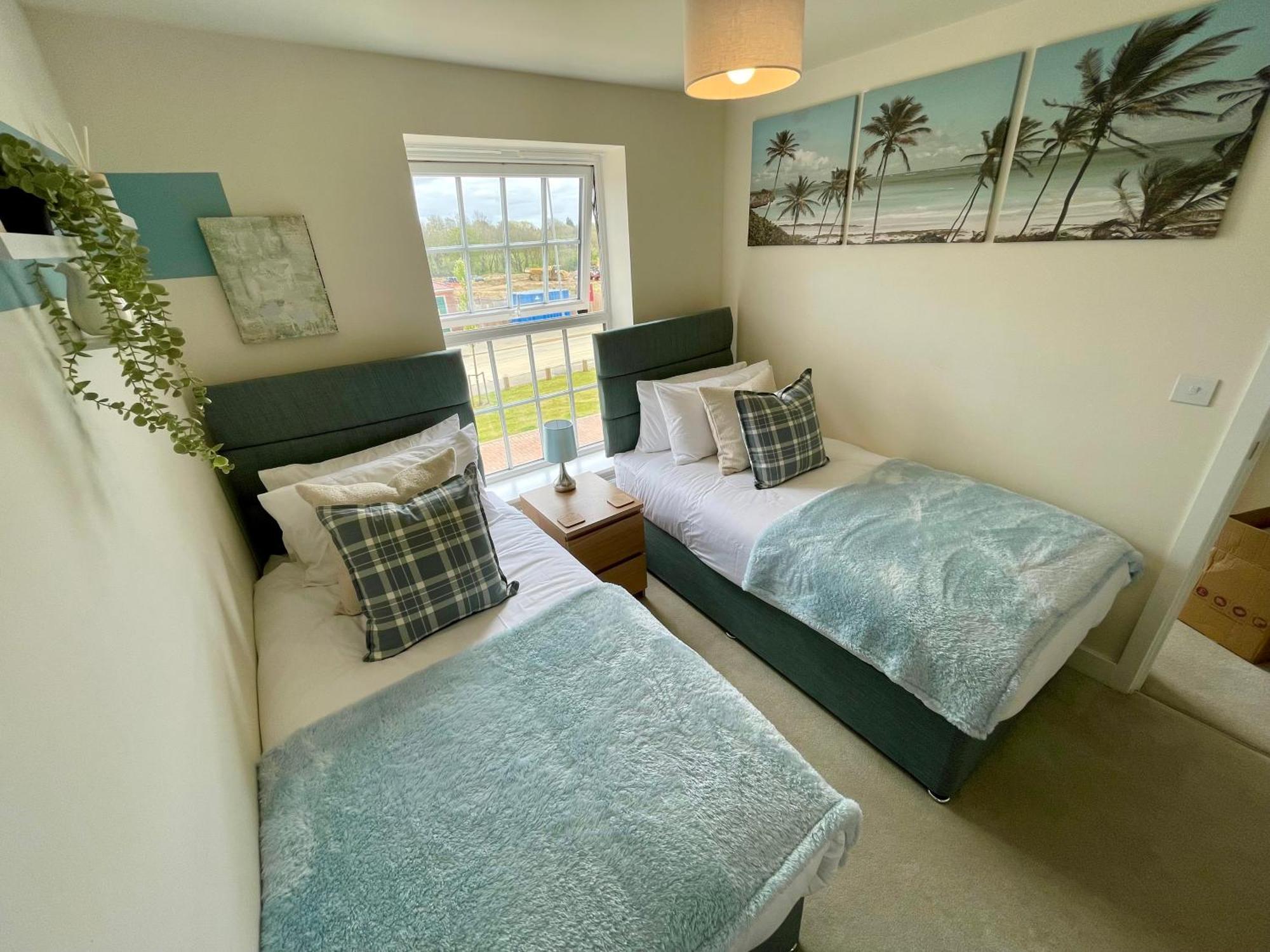 3-Bedroom Luxury Stay With Free Parking Market Harborough Exterior photo